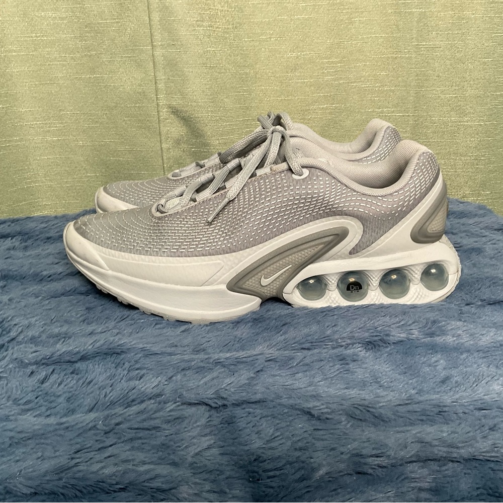 Nike tennis shoes